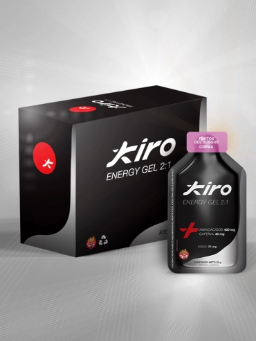 Imagen de un gel de alto rendimiento deportivo marca Kiro y sabor Frutos del bosque y crema con aminoácidos y cafeína de 40 miligramos y su caja completa del mismo sabor. Es un producto sin tacc y listo para consumir en tus carrreras.
